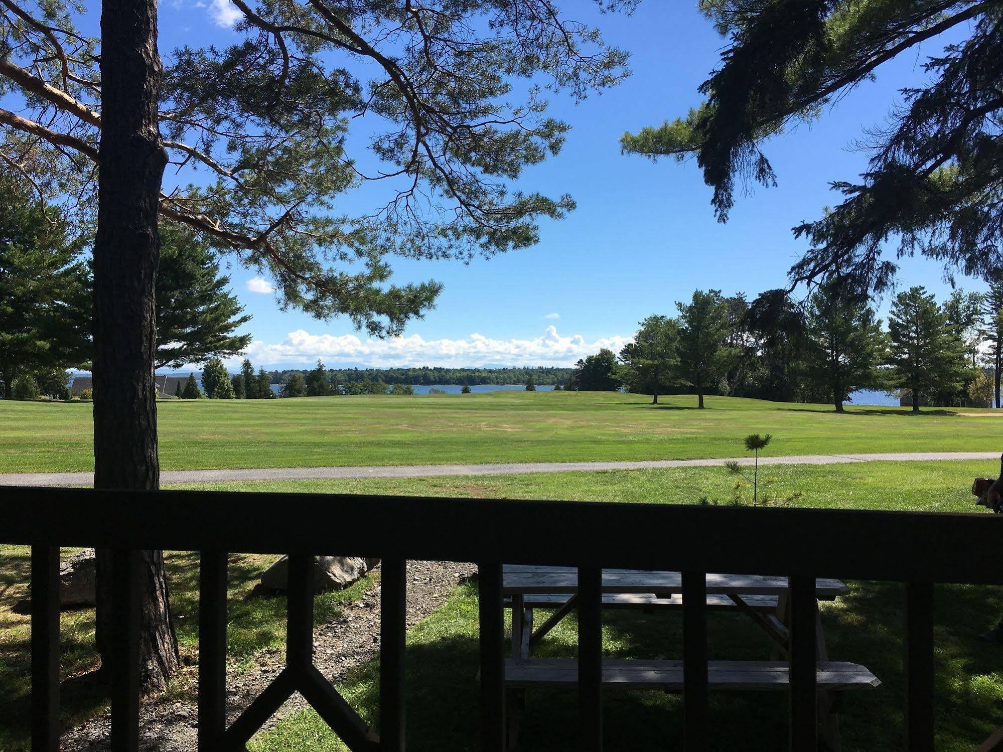 Bluff Point Golf Resort Plattsburgh Bagian luar foto