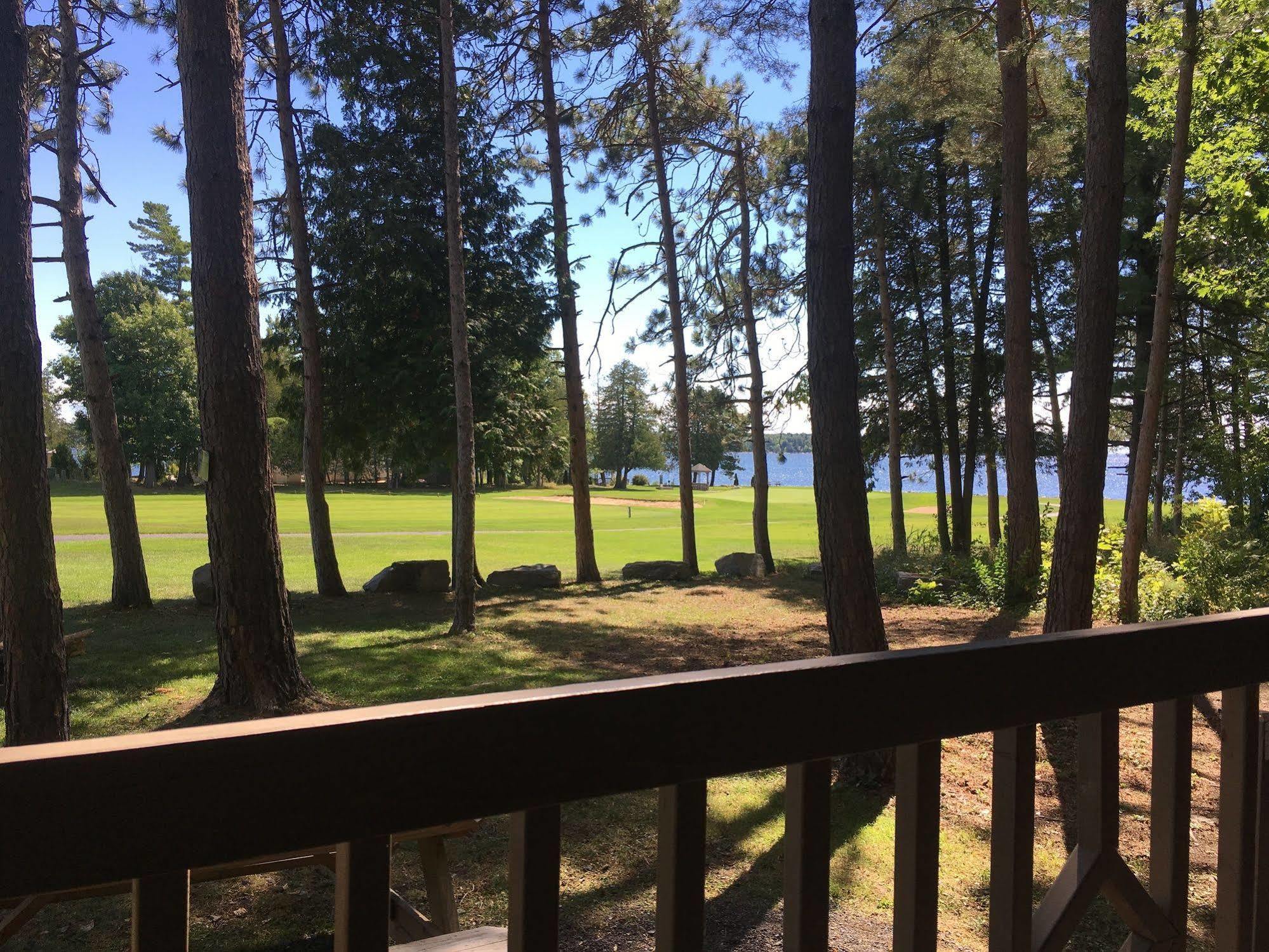 Bluff Point Golf Resort Plattsburgh Bagian luar foto