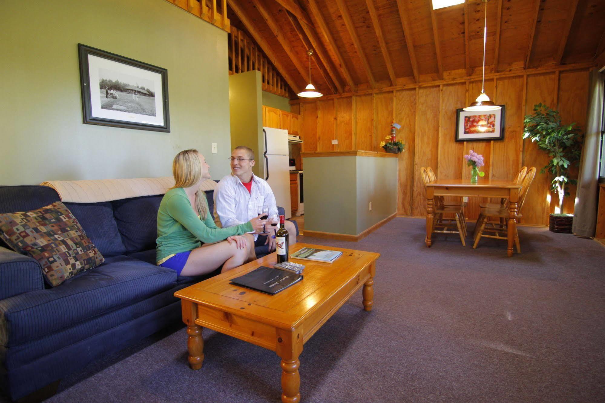 Bluff Point Golf Resort Plattsburgh Bagian luar foto