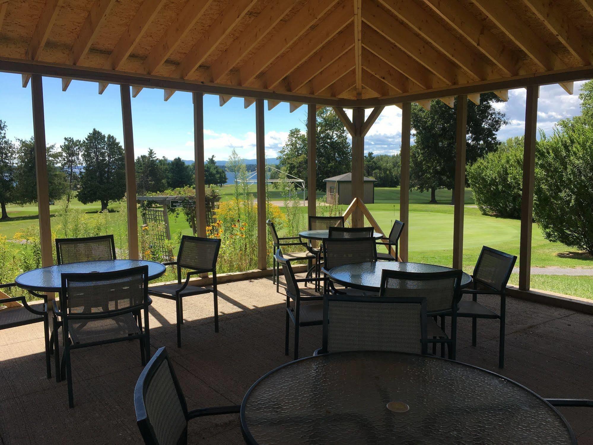 Bluff Point Golf Resort Plattsburgh Bagian luar foto