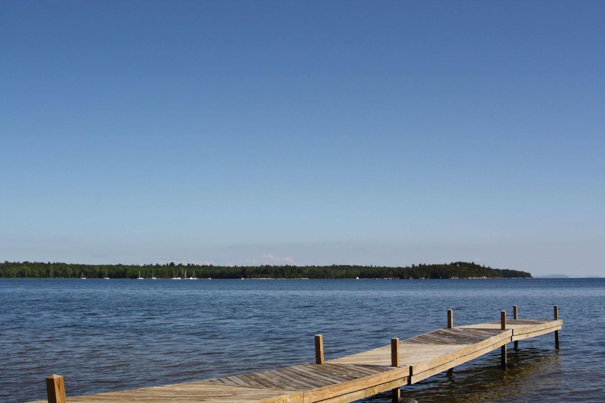 Bluff Point Golf Resort Plattsburgh Bagian luar foto